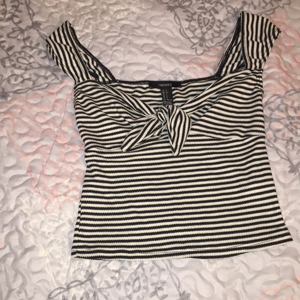 Off shoulder or on shoulder shirt